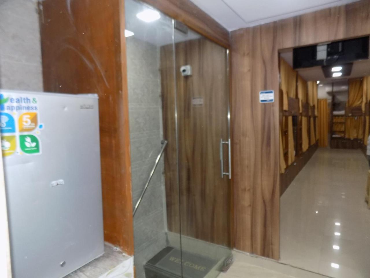 Metro Inn Dormitory Bombaim Exterior foto